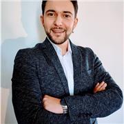 Insegnante di chitarra, teoria musicale e solfeggio